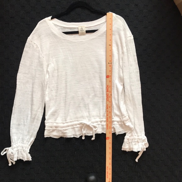 Free People long sleeve crop top cinch ruffle wrist & bottom - Picture 6 of 15